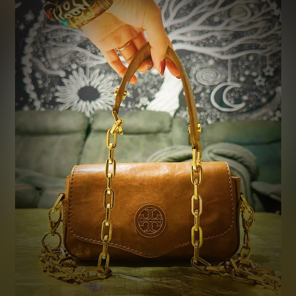 Vintage Tory Burch Tan Leather Mini Bag with Gold Chain - Picture 4 of 13